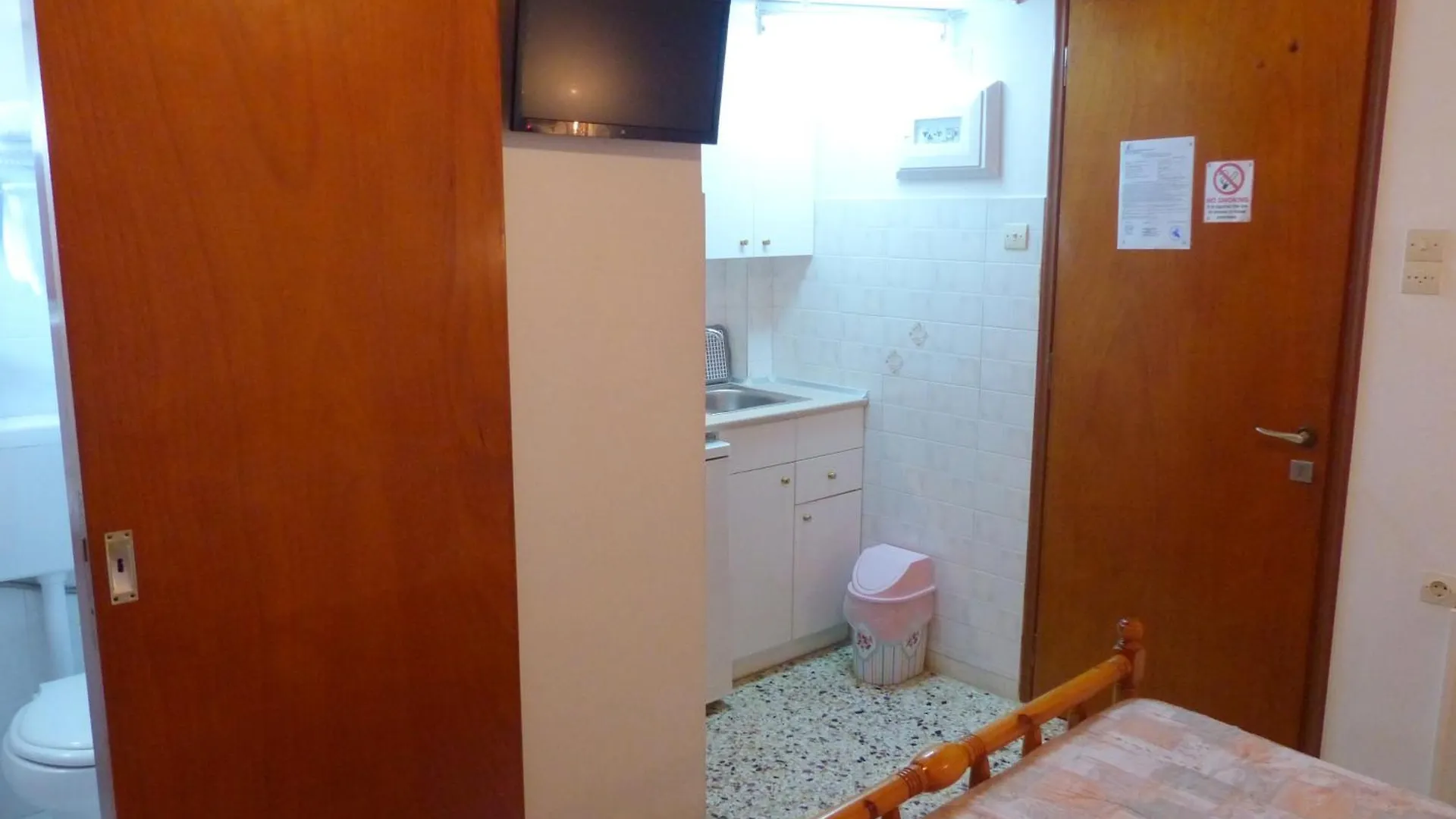 Circe Pansion Apartment Lixouri
