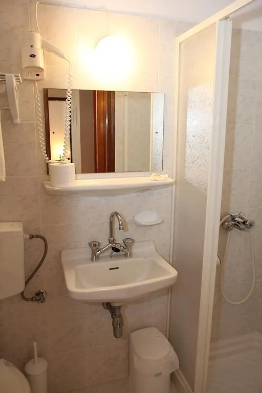 Circe Pansion Apartment Lixouri Greece